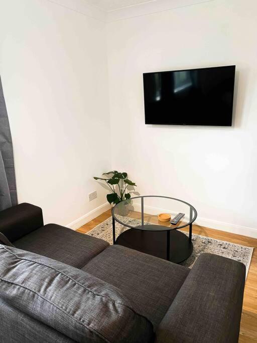 Cozy Studio Near Train Station Cambridge-i reptér Kültér fotó
